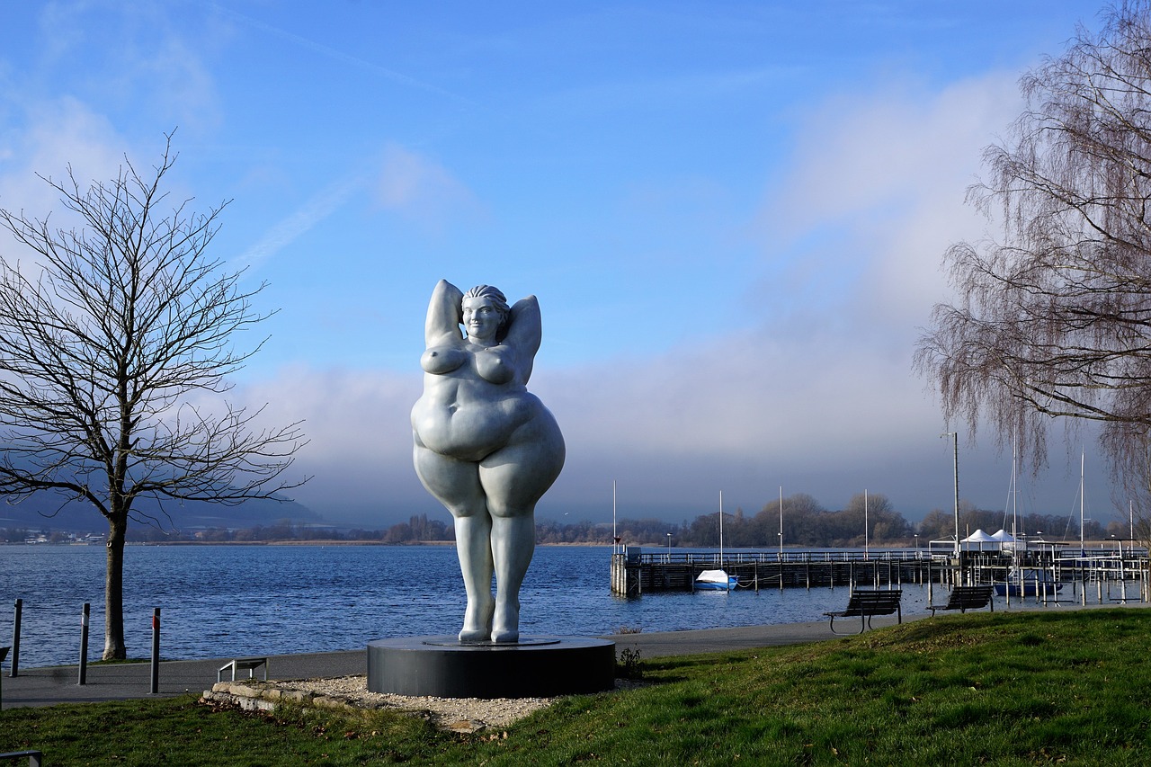 Tučná socha